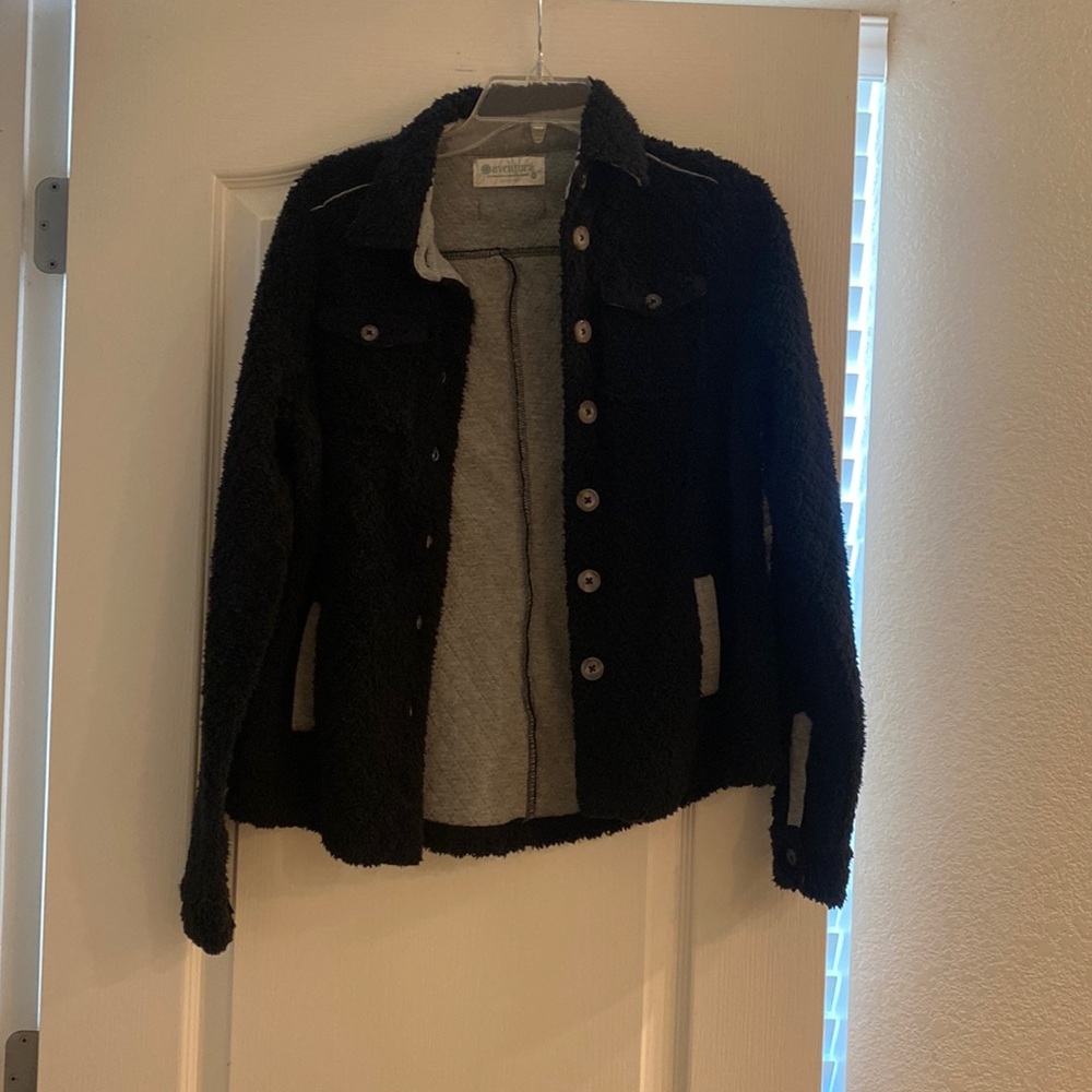 NWOT Adventura XS warm button up shacket